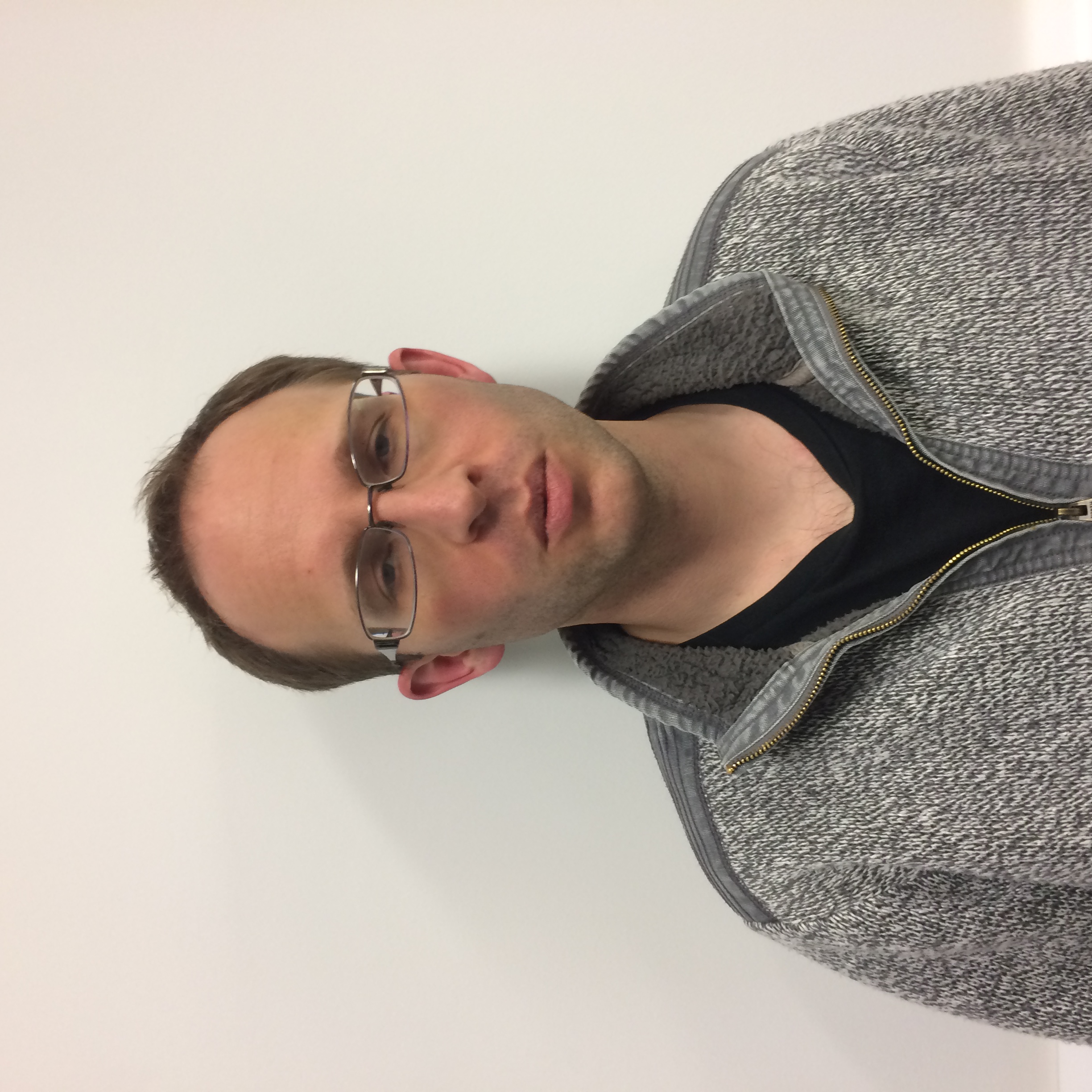 Photo 4521 (left) and photo 4527 (right). For the predictors fitted in model `mbinom.1`, these photos have the same values ($\texttt{type}=\texttt{grumpy}$ and $\texttt{ypub}=16$ years)